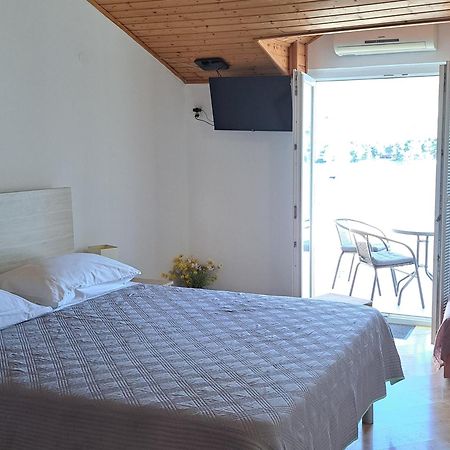Open Sea Apartmani Grebastica Ngoại thất bức ảnh