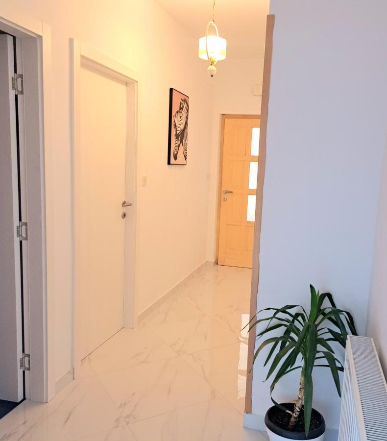 Open Sea Apartmani Grebastica Ngoại thất bức ảnh