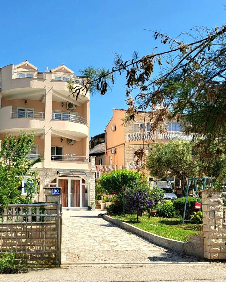 Open Sea Apartmani Grebastica Ngoại thất bức ảnh