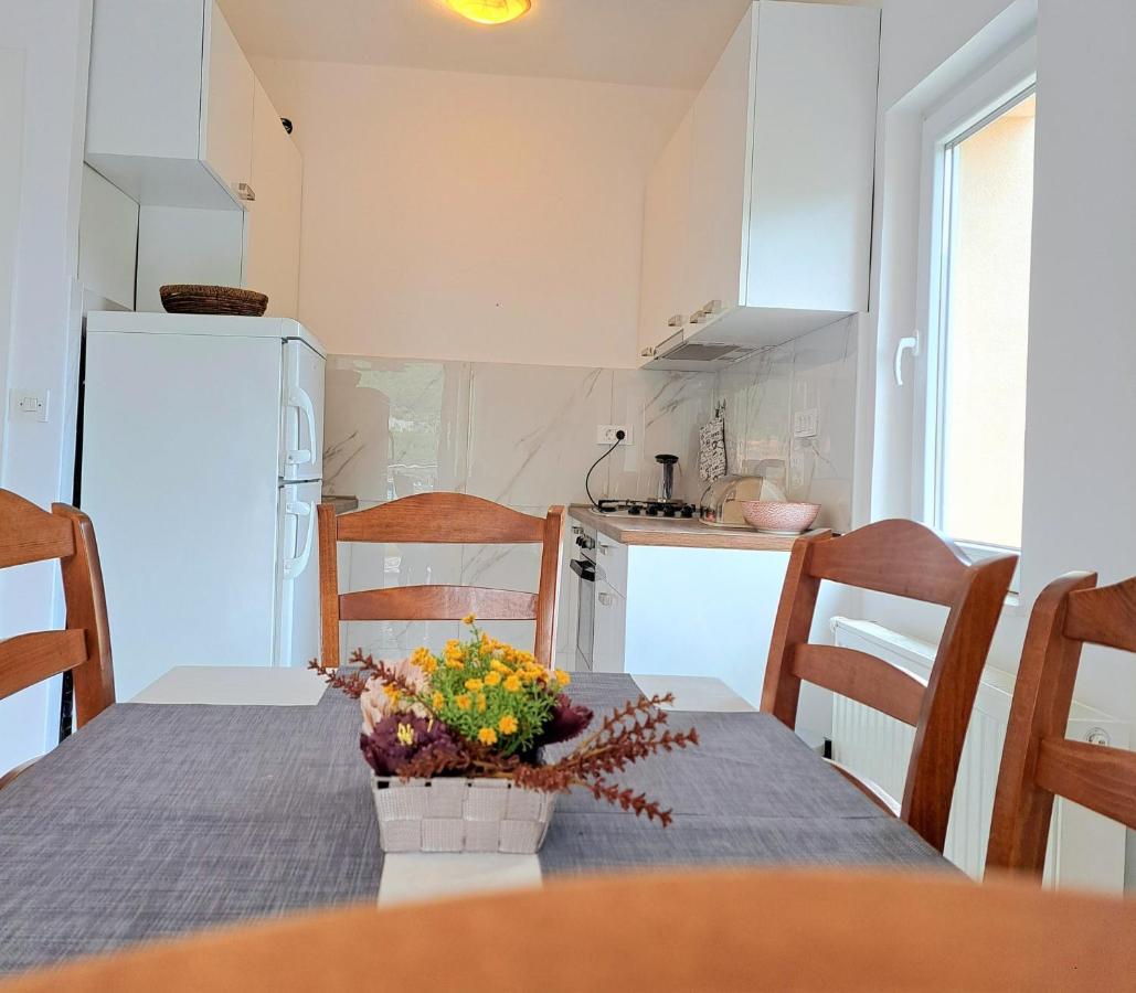 Open Sea Apartmani Grebastica Ngoại thất bức ảnh