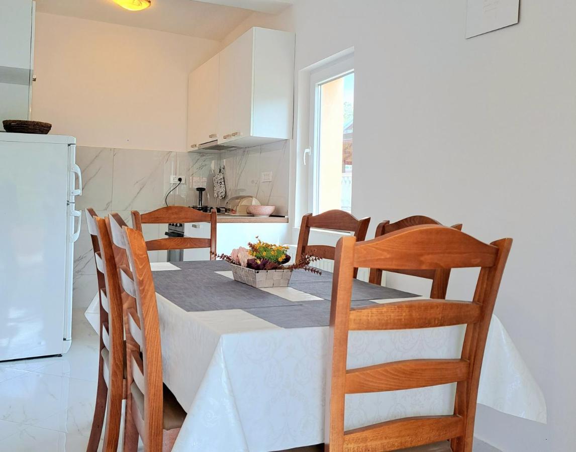 Open Sea Apartmani Grebastica Ngoại thất bức ảnh