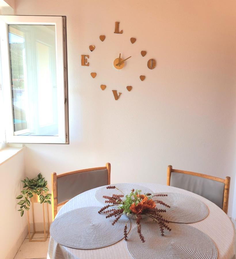 Open Sea Apartmani Grebastica Ngoại thất bức ảnh