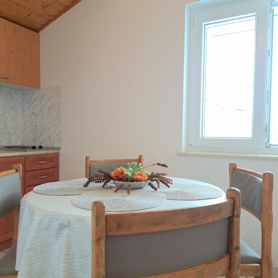 Open Sea Apartmani Grebastica Ngoại thất bức ảnh