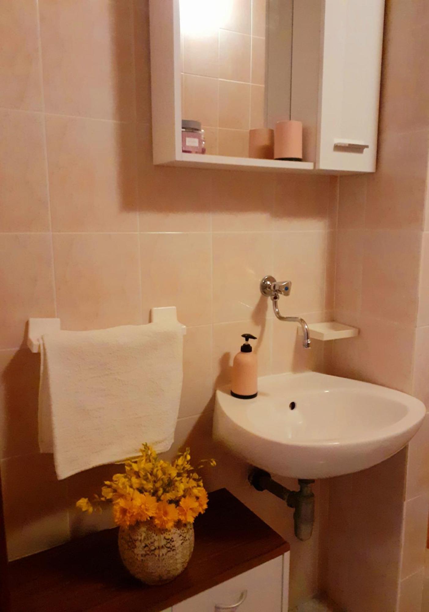 Open Sea Apartmani Grebastica Ngoại thất bức ảnh