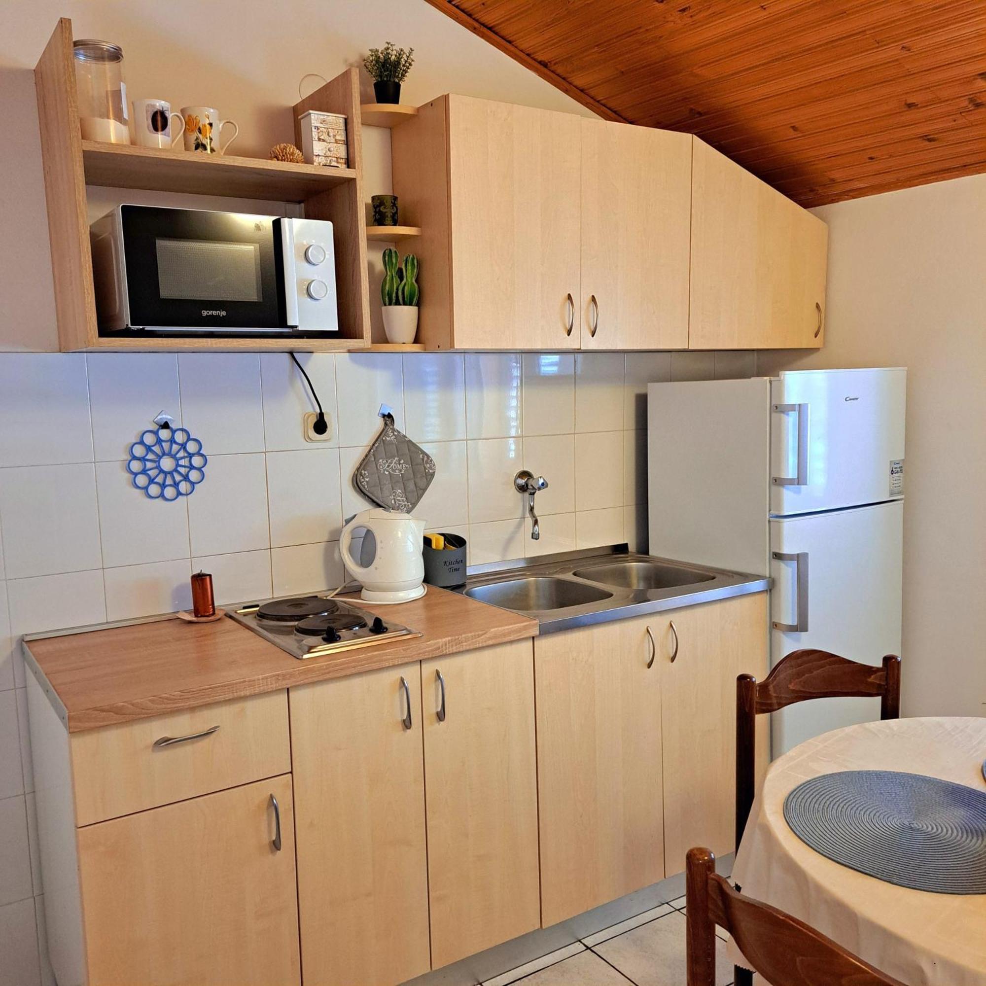 Open Sea Apartmani Grebastica Ngoại thất bức ảnh