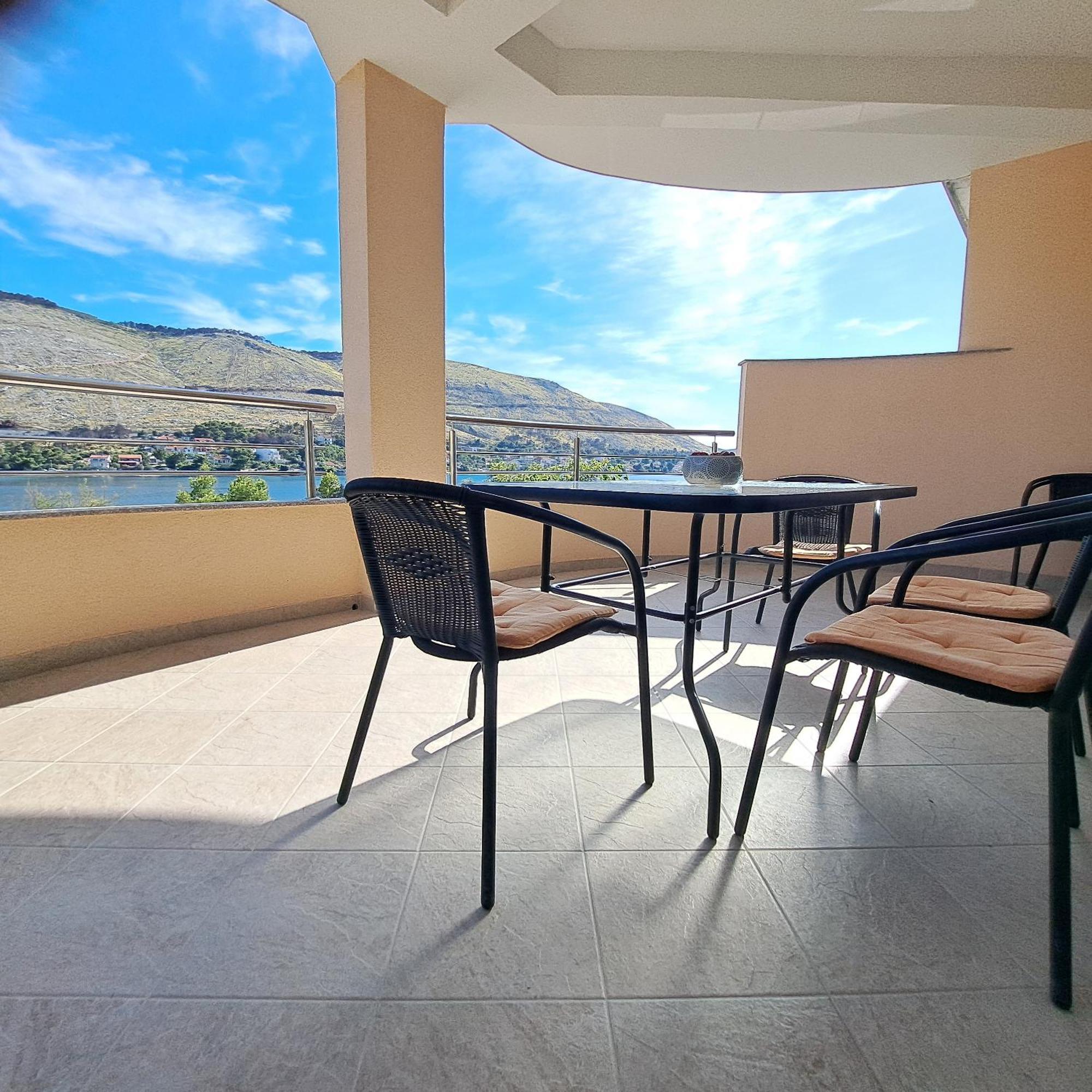 Open Sea Apartmani Grebastica Ngoại thất bức ảnh